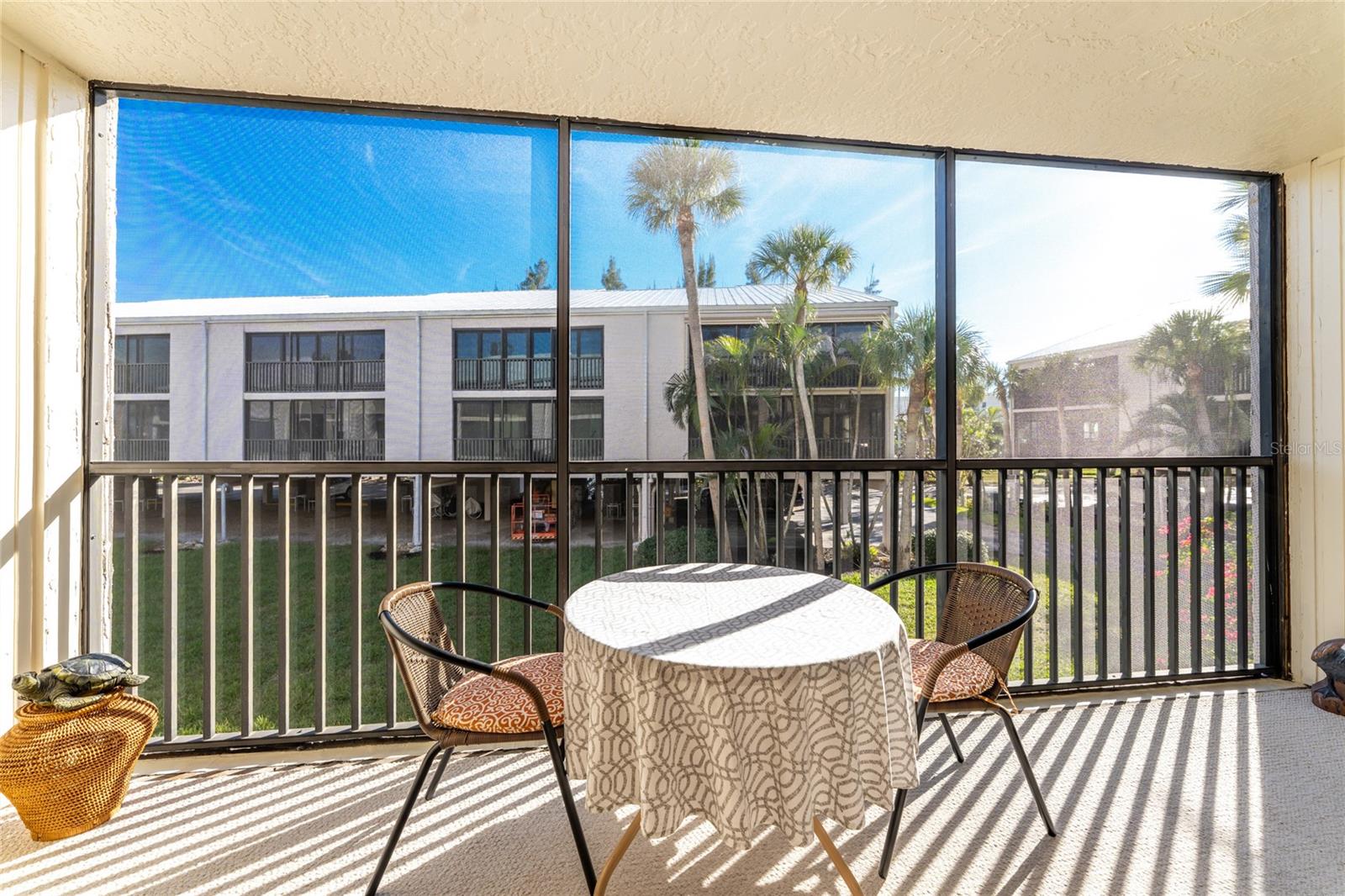 PELICAN LANDING BLDG E - Residential