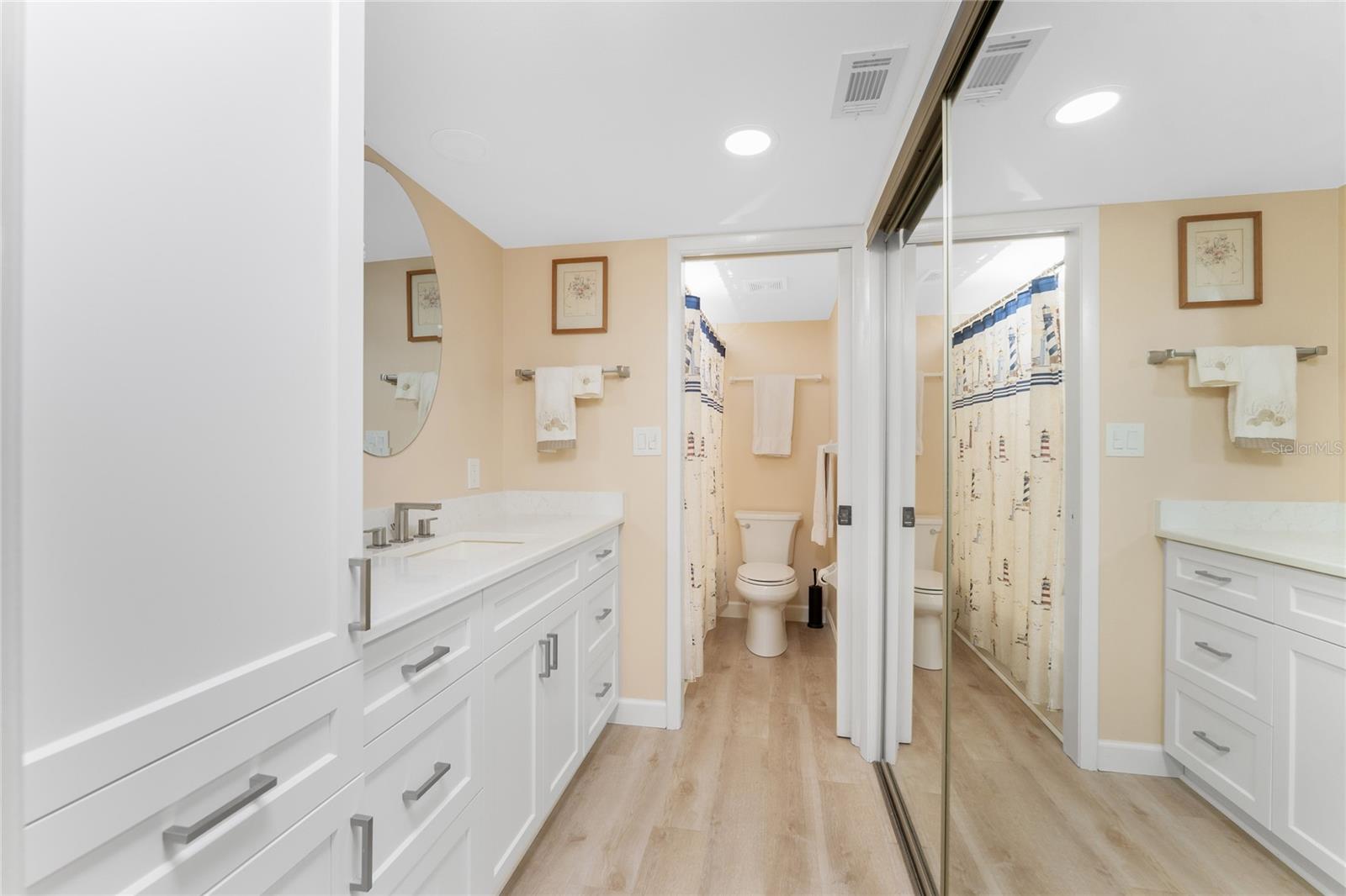 PELICAN LANDING BLDG E - Residential