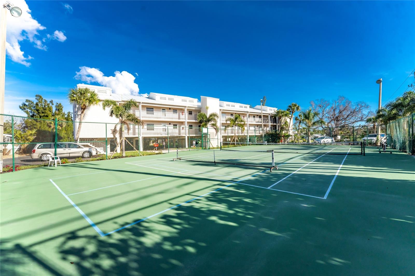 PELICAN LANDING BLDG E - Residential