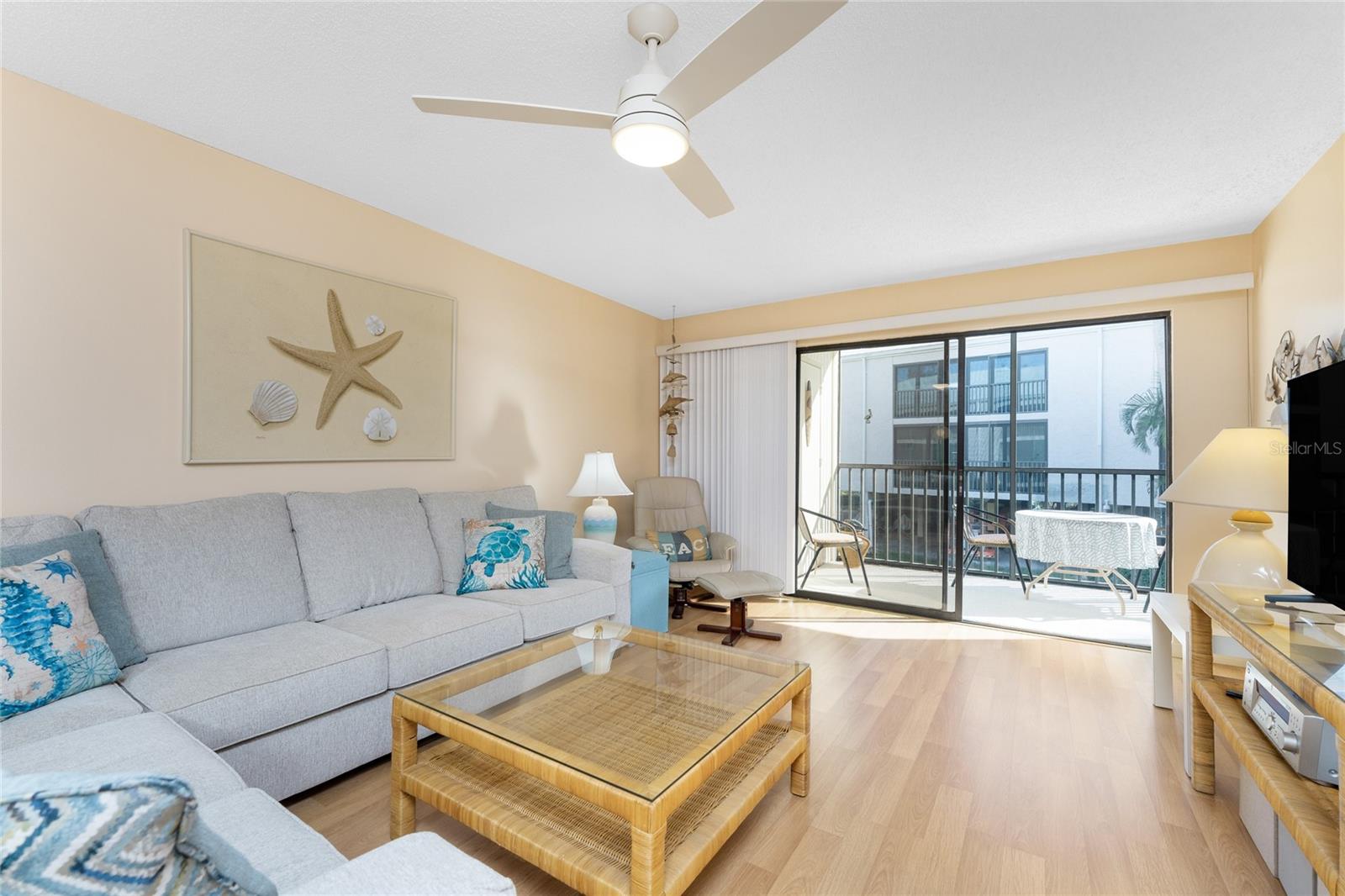 PELICAN LANDING BLDG E - Residential