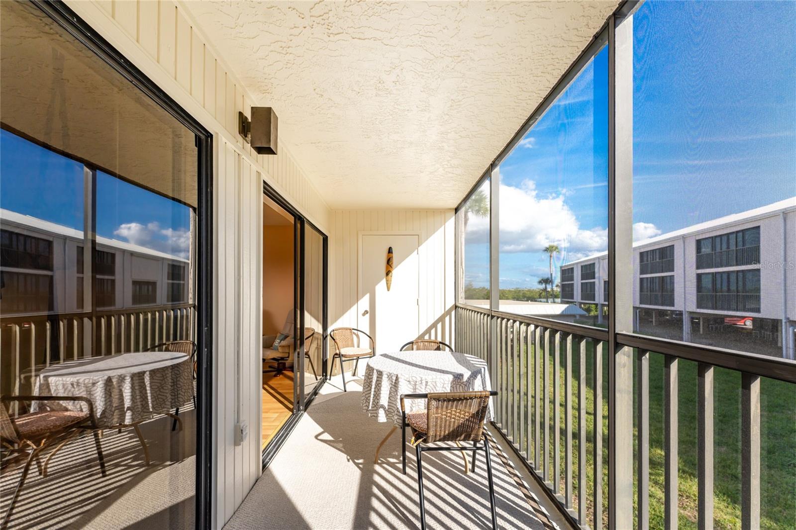 PELICAN LANDING BLDG E - Residential