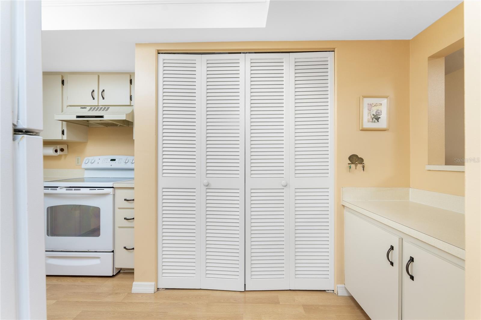 PELICAN LANDING BLDG E - Residential