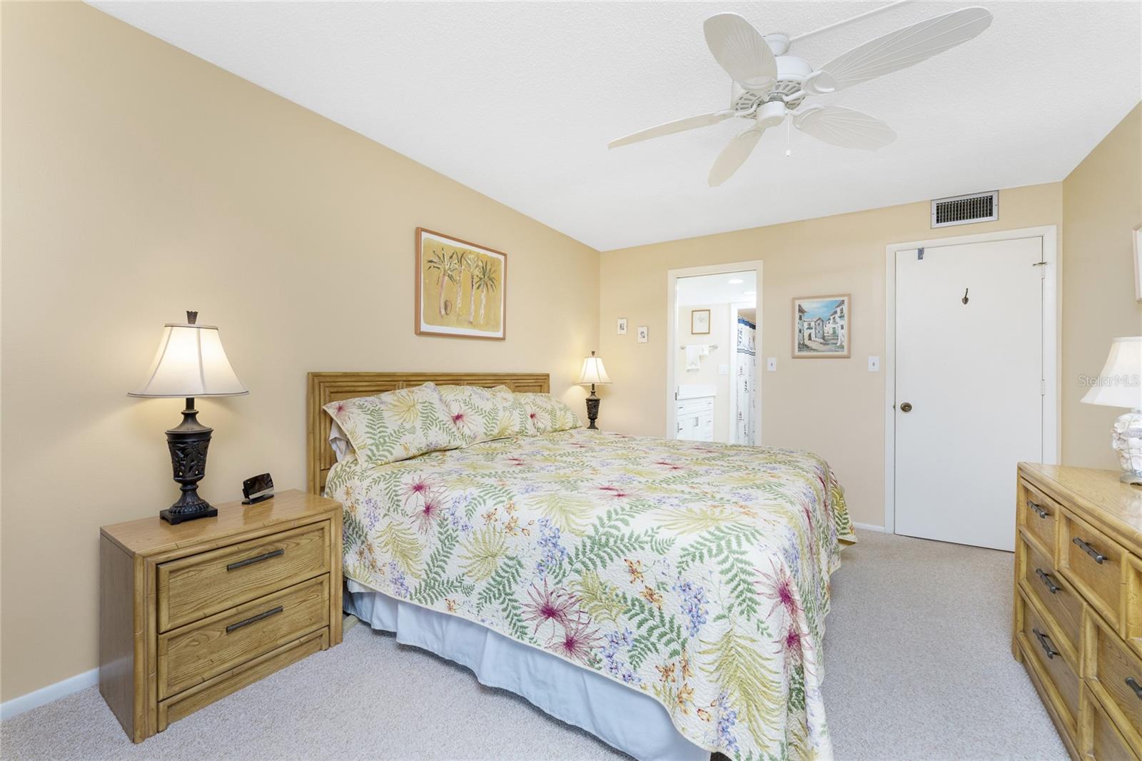 PELICAN LANDING BLDG E - Residential