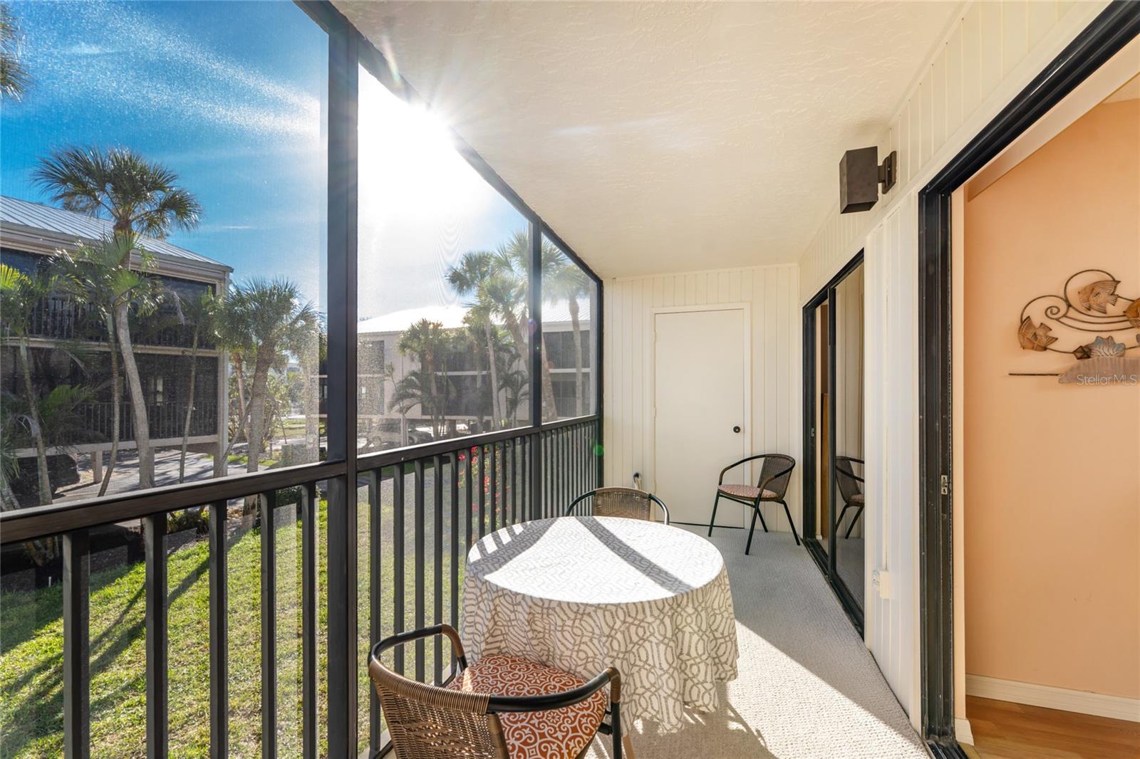 PELICAN LANDING BLDG E - Residential