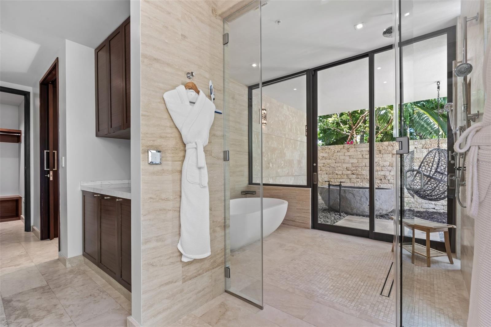 EAST BEACH - Residential