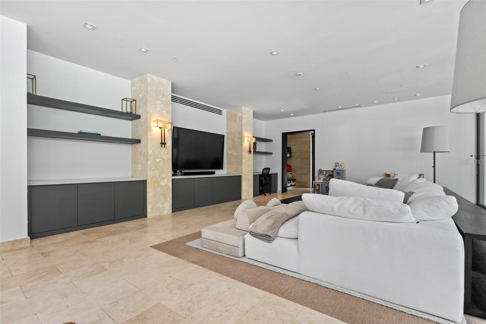 EAST BEACH - Residential