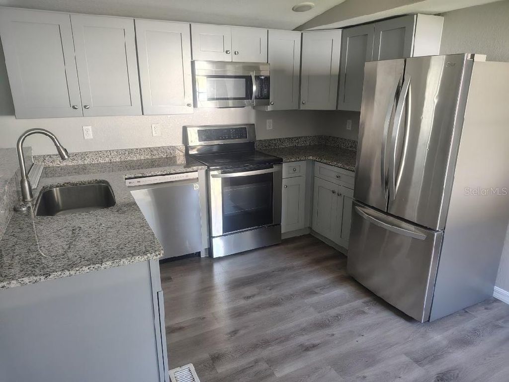 Photo of 3940 SE 56th Avenue, Ocala, FL 34480 (MLS # OM721135)