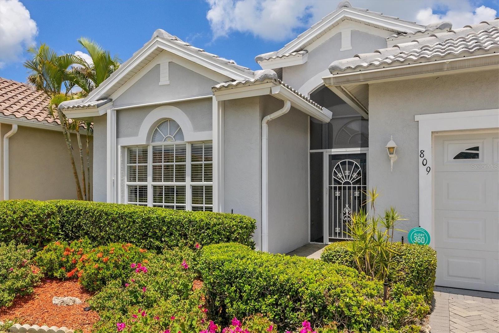 809 DERBYSHIRE DRIVE