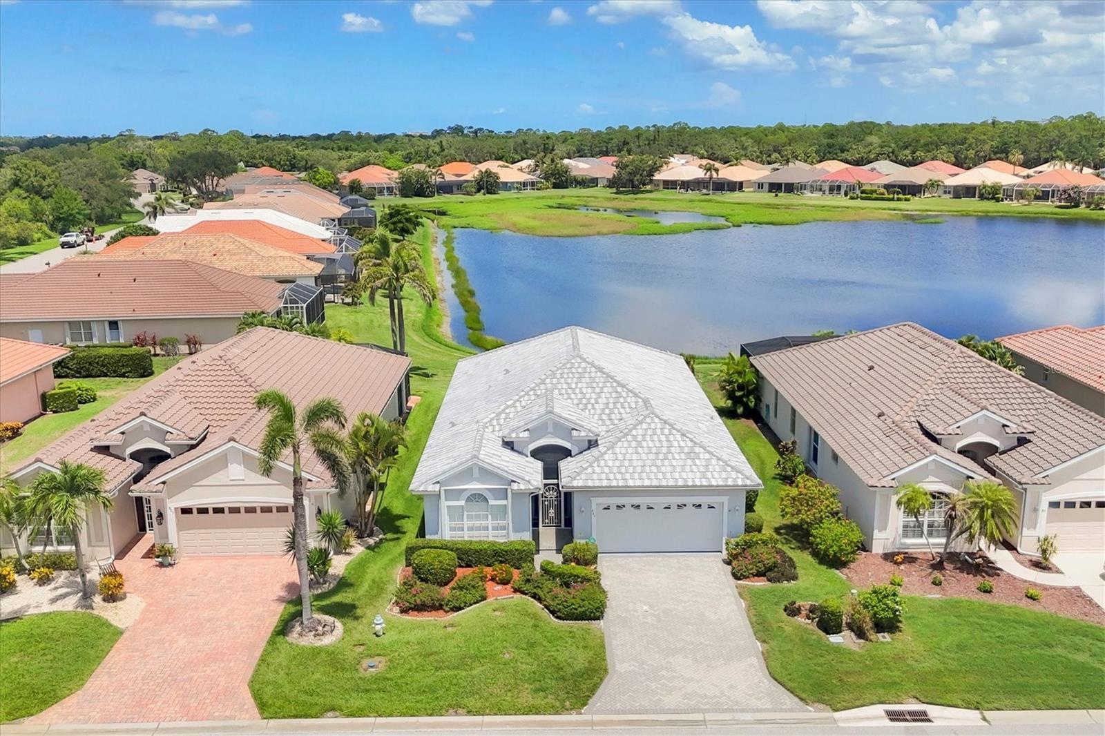 809 DERBYSHIRE DRIVE