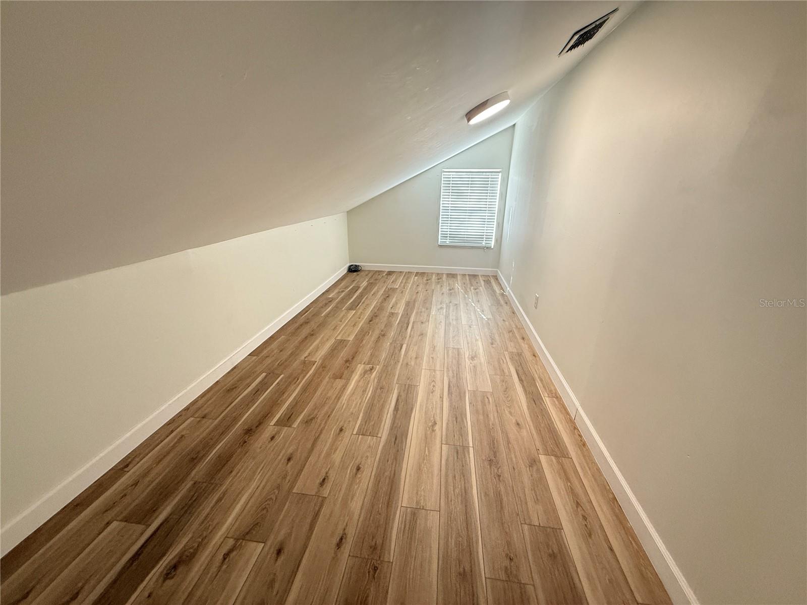 SUNCREST VILLAS PH 02 - Residential Lease