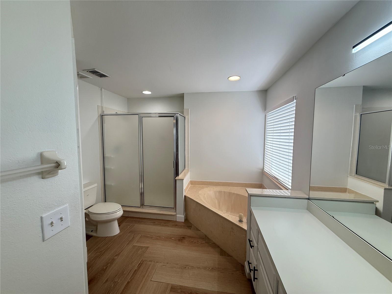 SUNCREST VILLAS PH 02 - Residential Lease