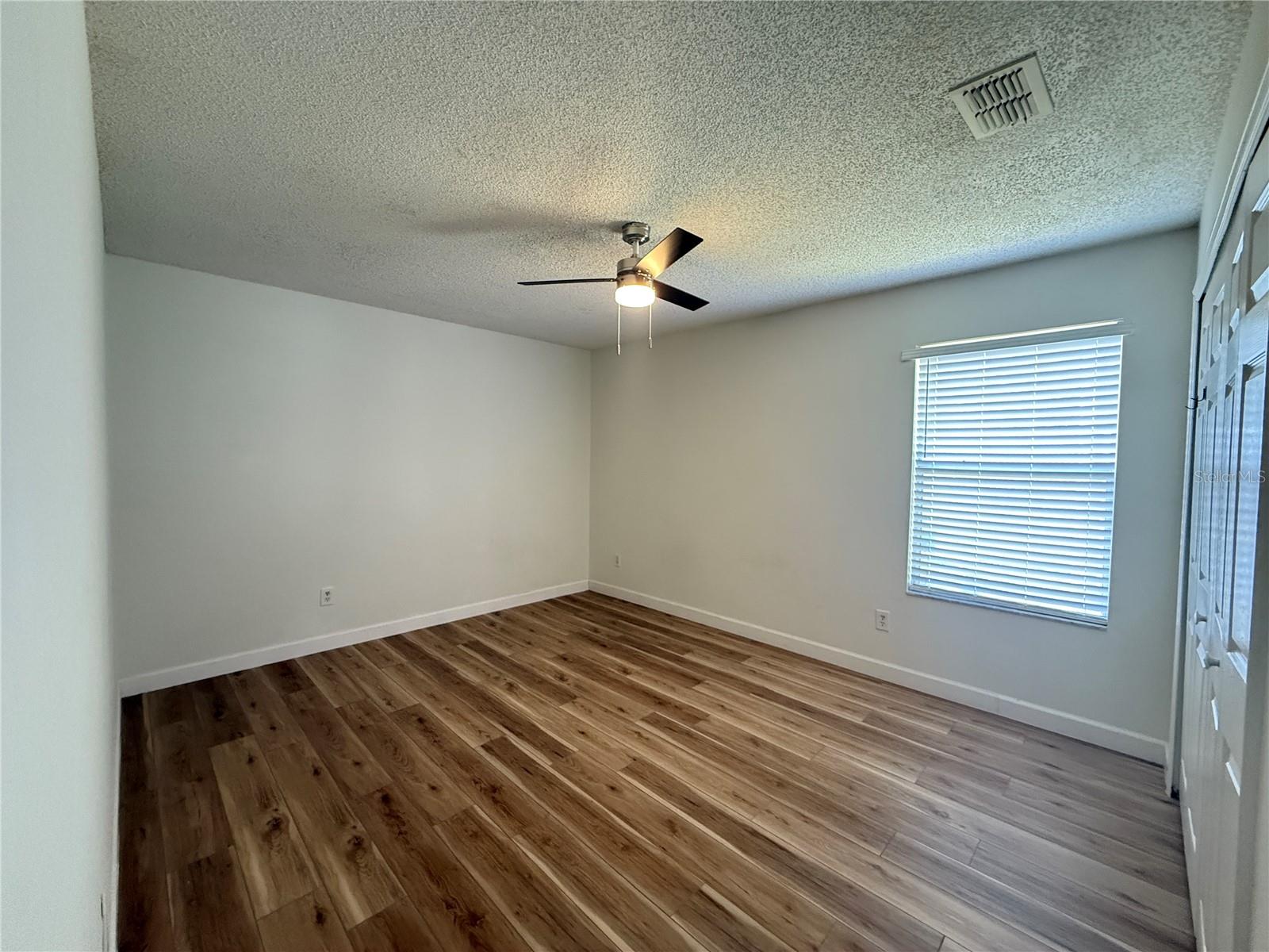 SUNCREST VILLAS PH 02 - Residential Lease