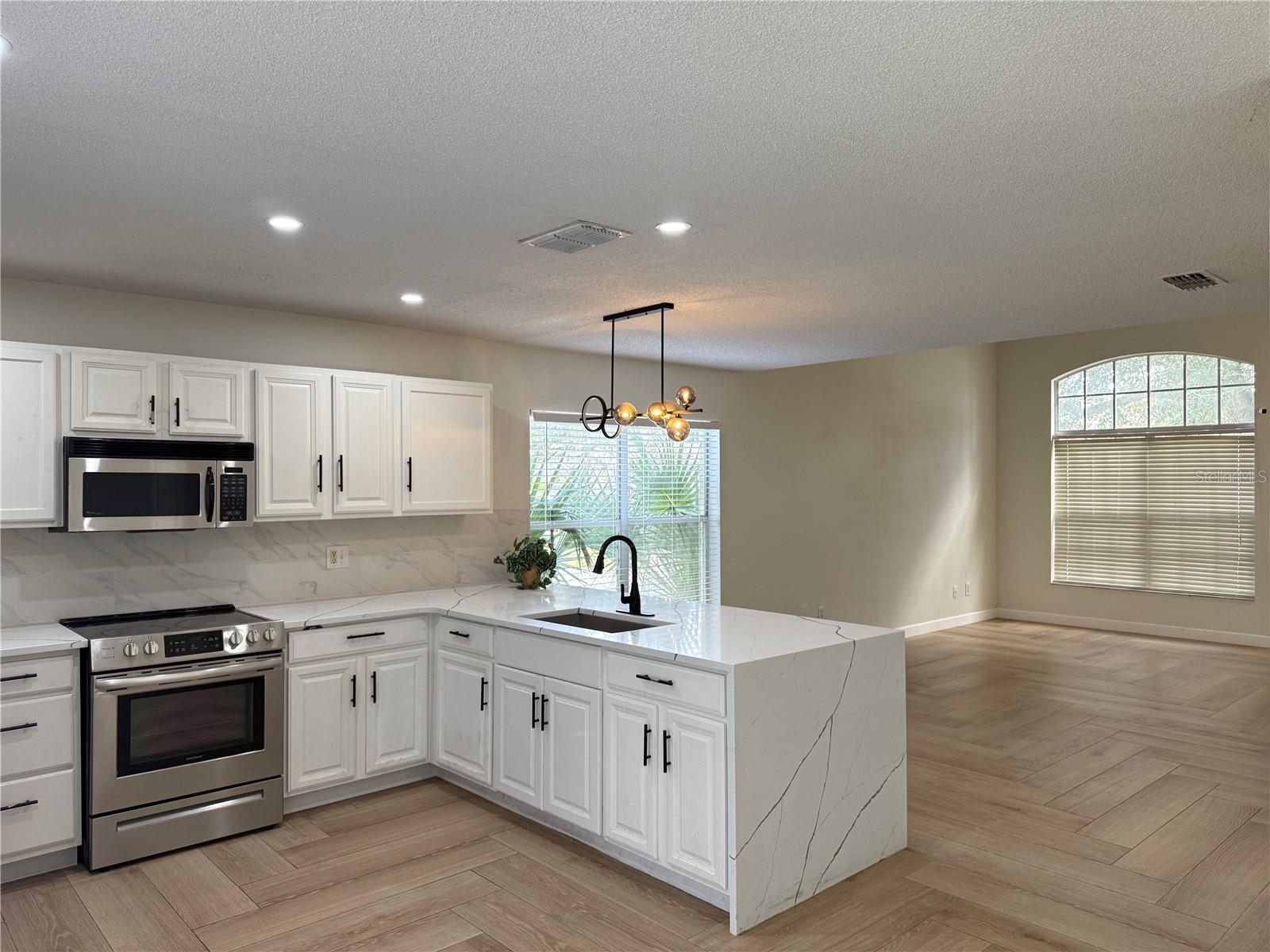 SUNCREST VILLAS PH 02 - Residential Lease