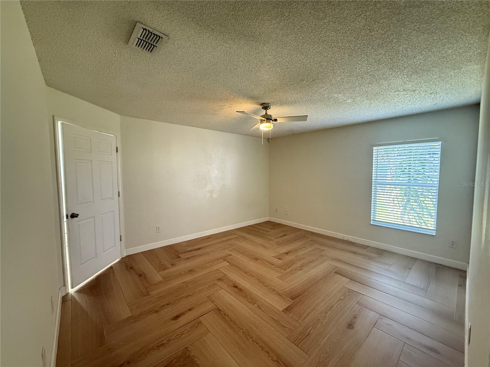 SUNCREST VILLAS PH 02 - Residential Lease