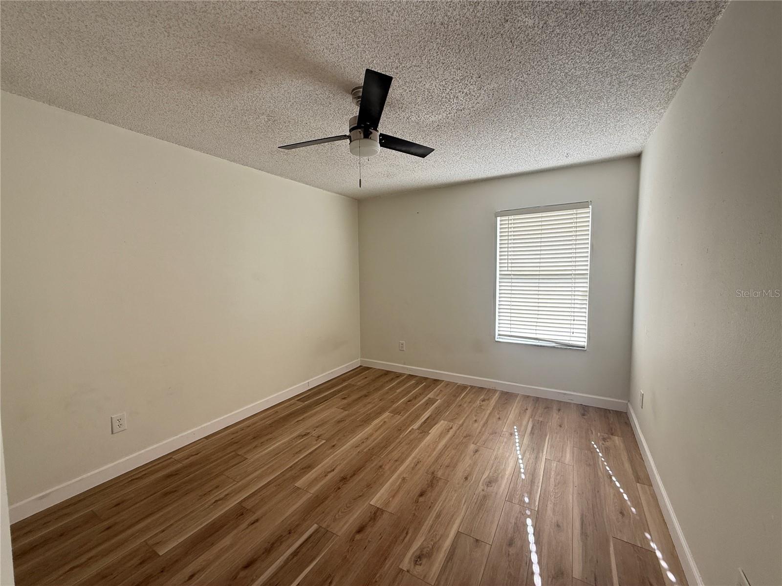 SUNCREST VILLAS PH 02 - Residential Lease