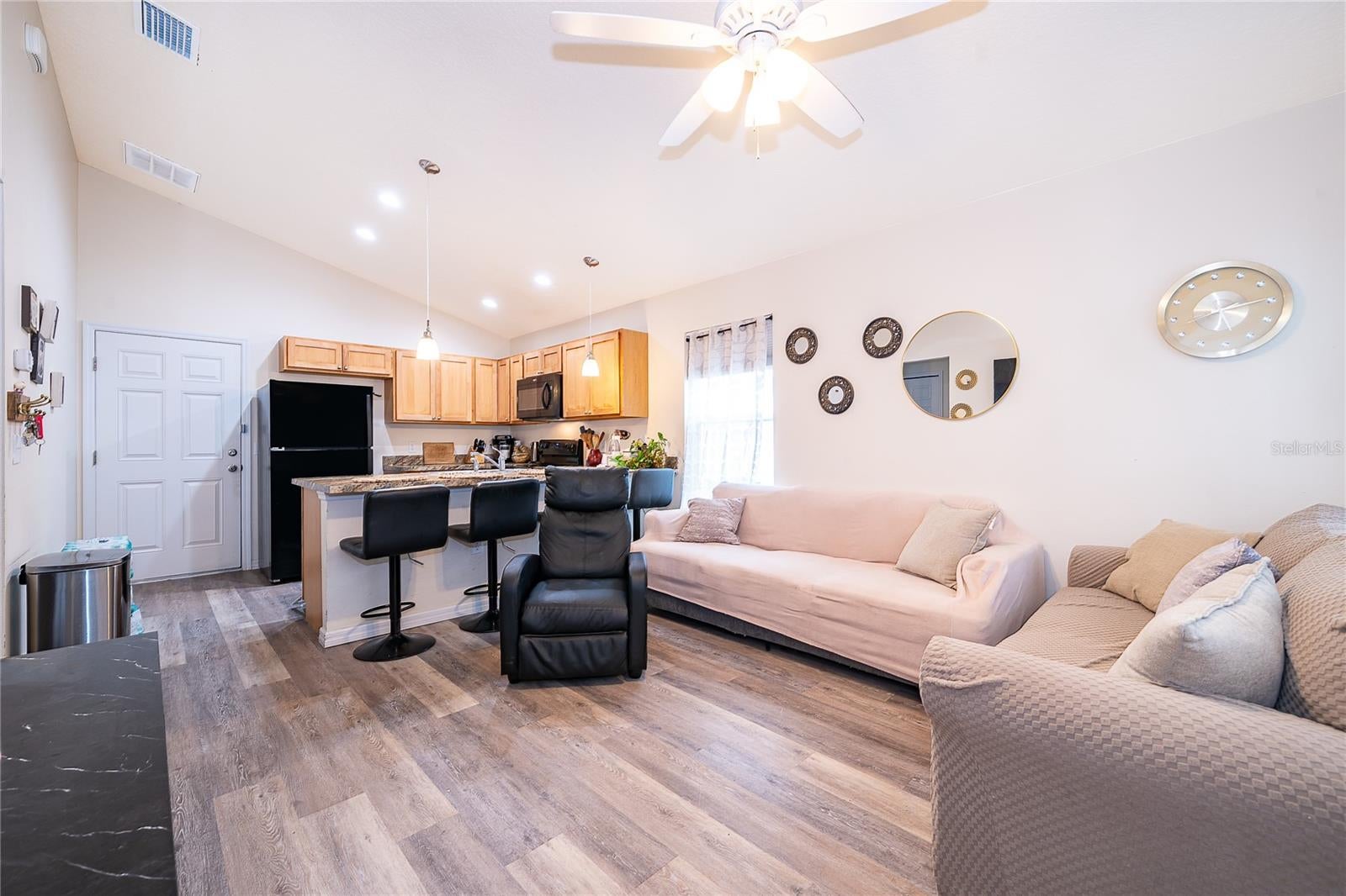 1360 COTTAGE CIRCLE