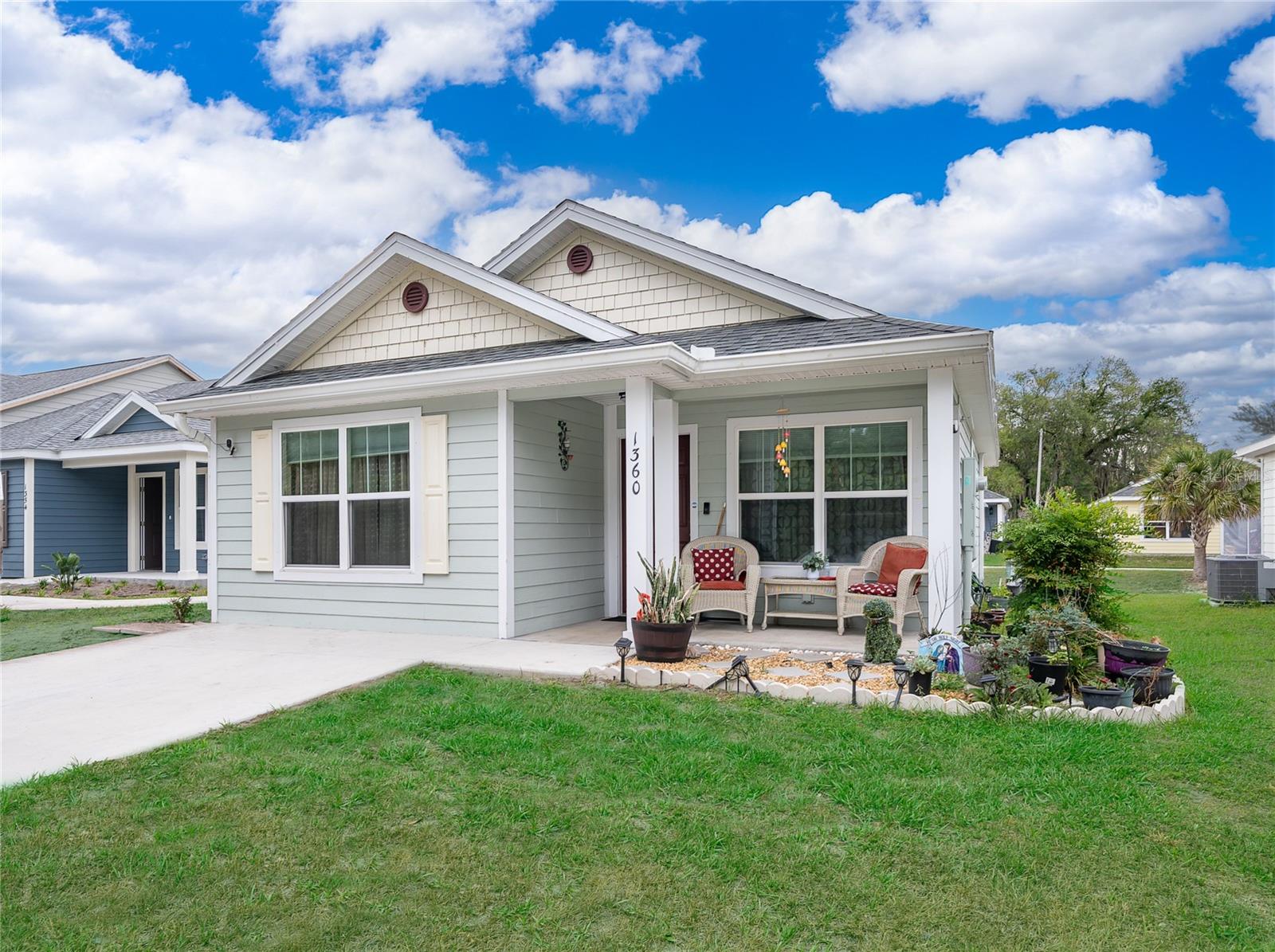 1360 COTTAGE CIRCLE