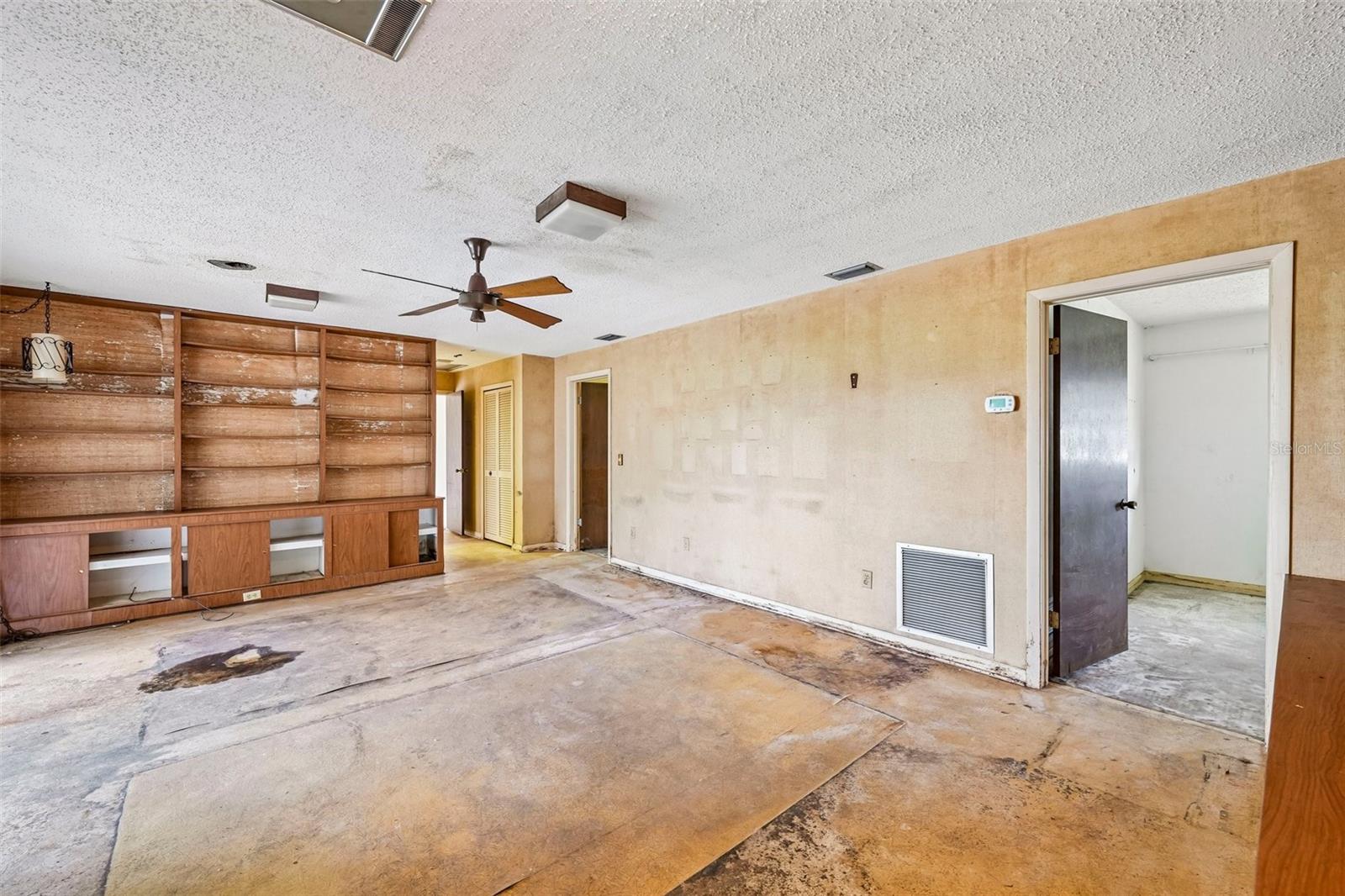 5362 SHALLEY CIRCLE W