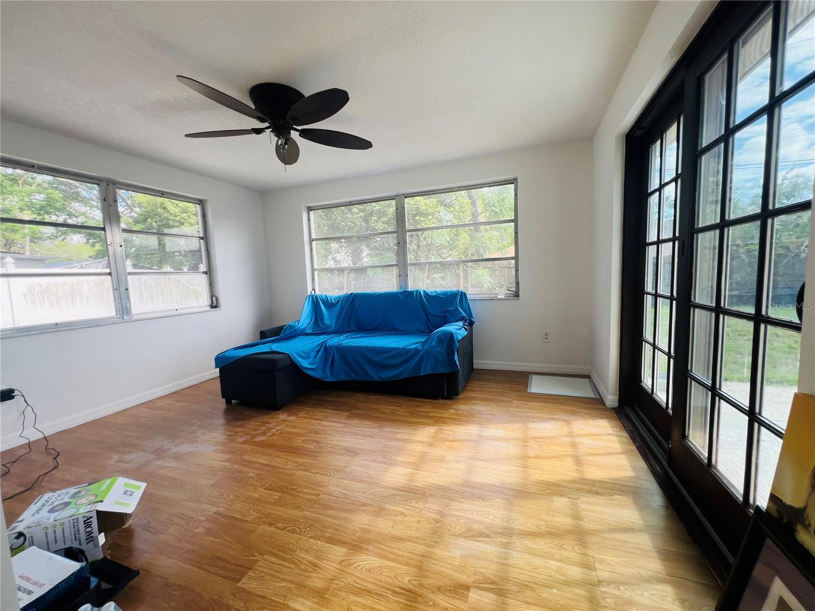 HILLANDALE - Residential