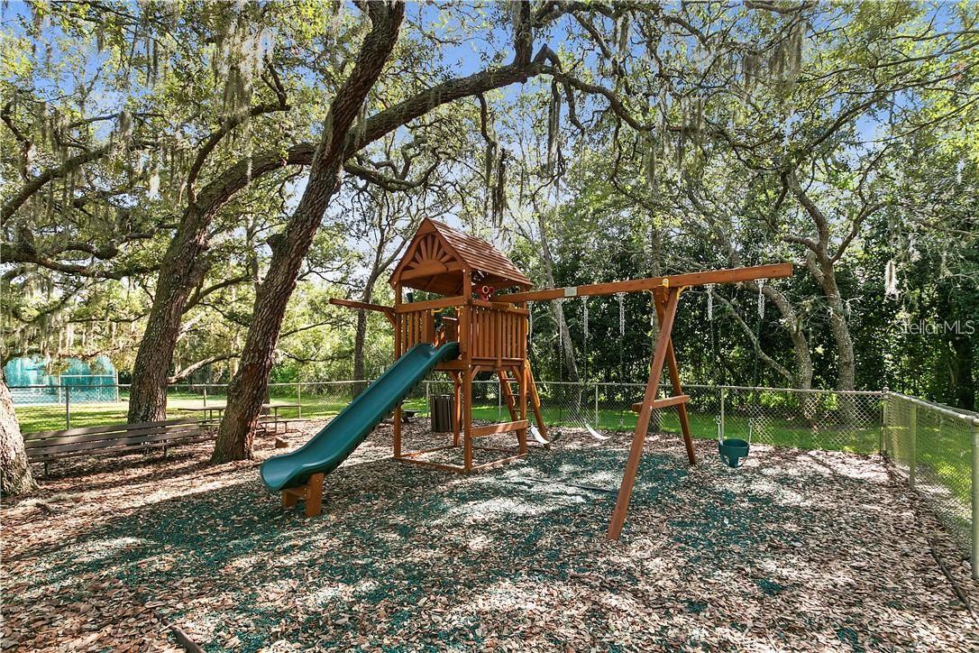 AUTUMN OAKS - Residential