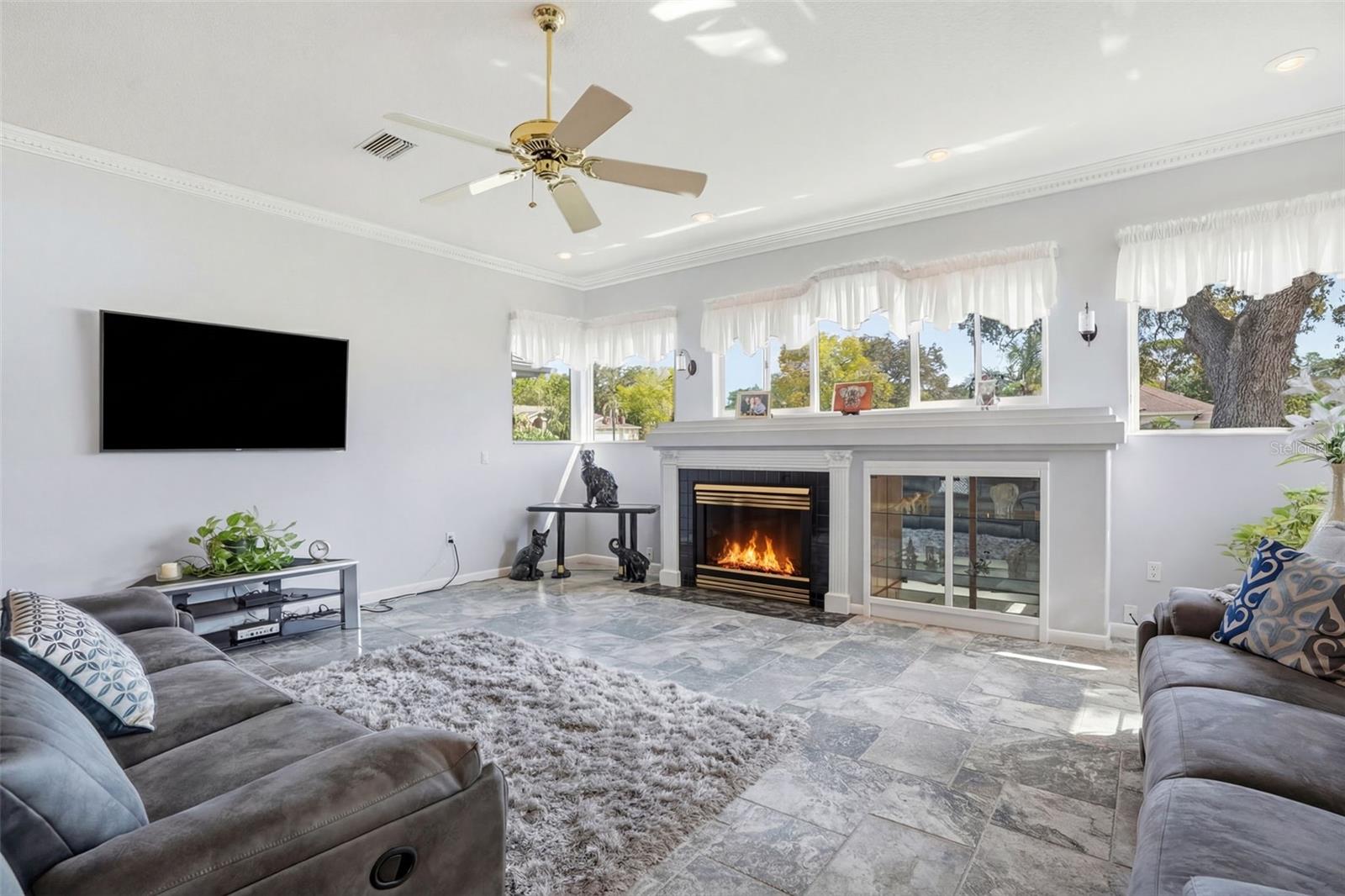 AUTUMN OAKS - Residential