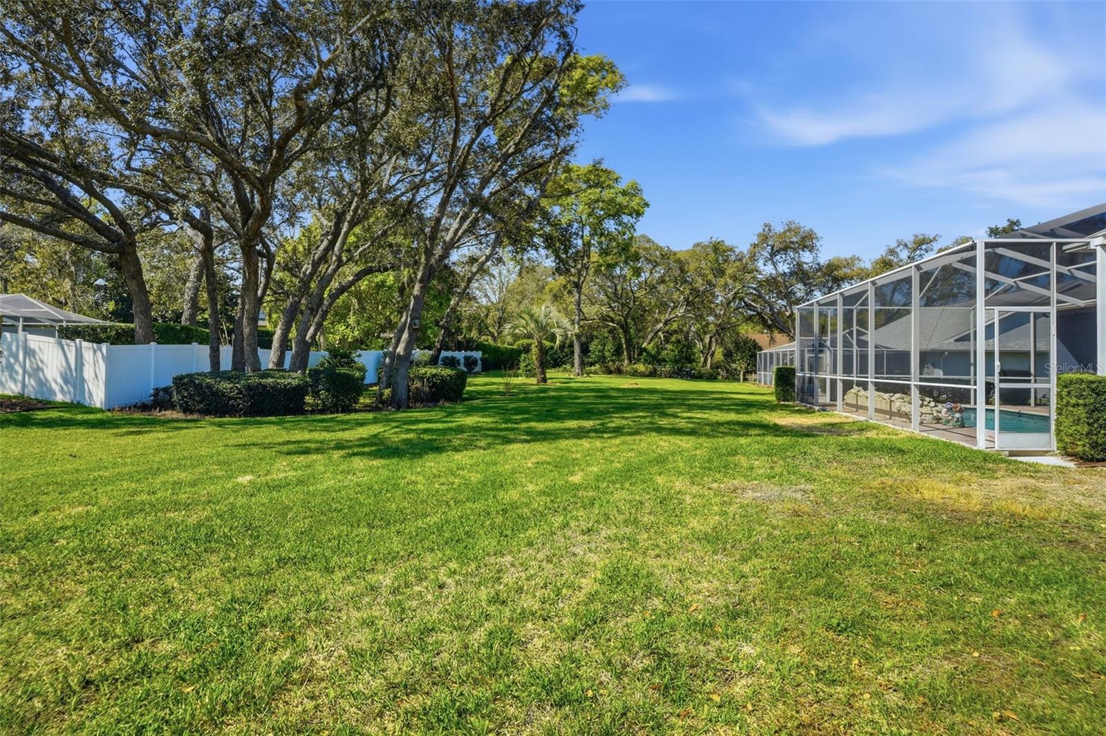 AUTUMN OAKS - Residential