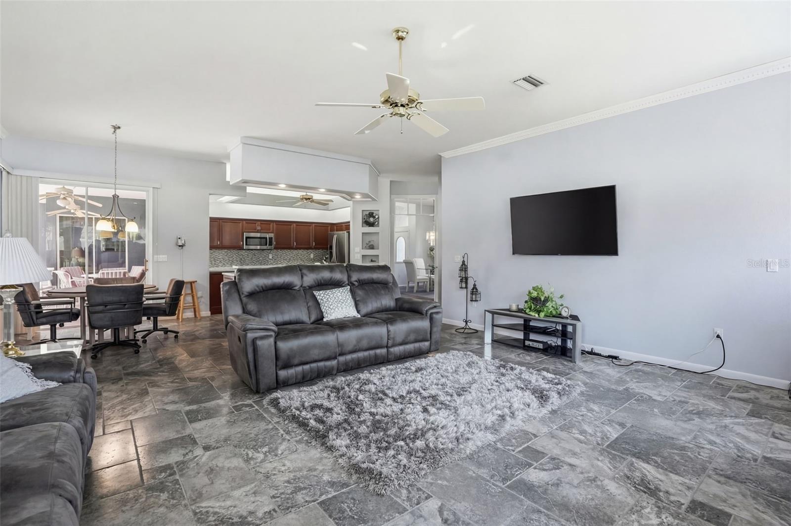 AUTUMN OAKS - Residential