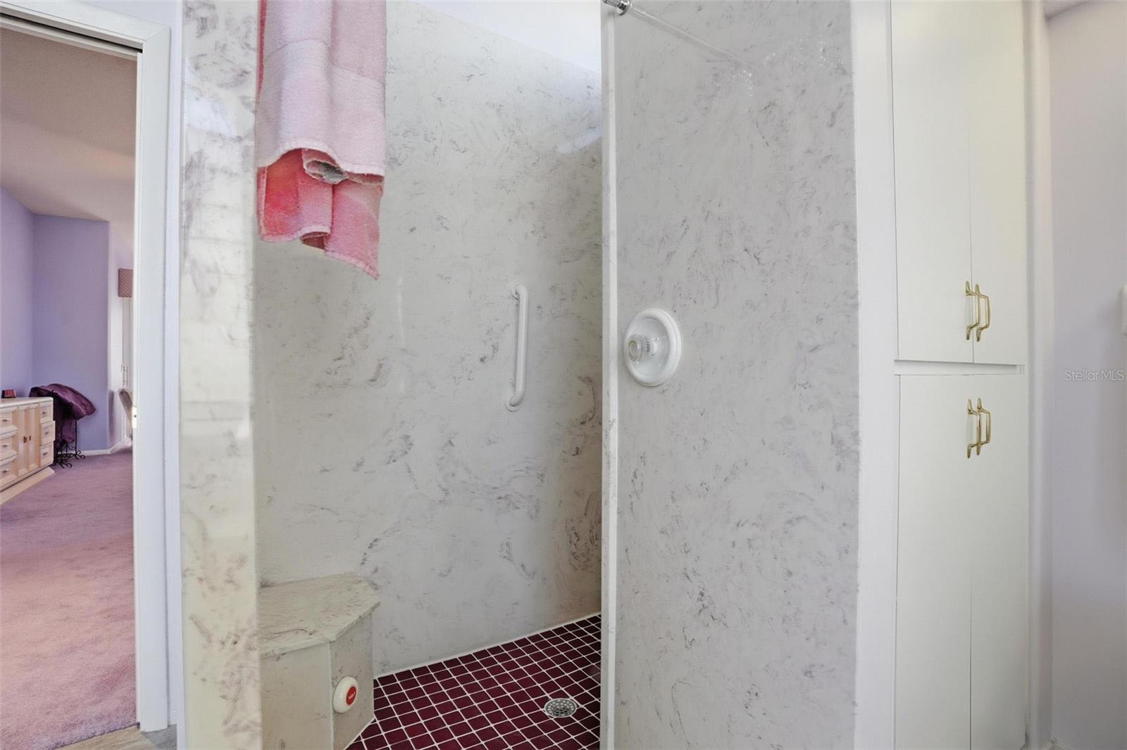 AUTUMN OAKS - Residential