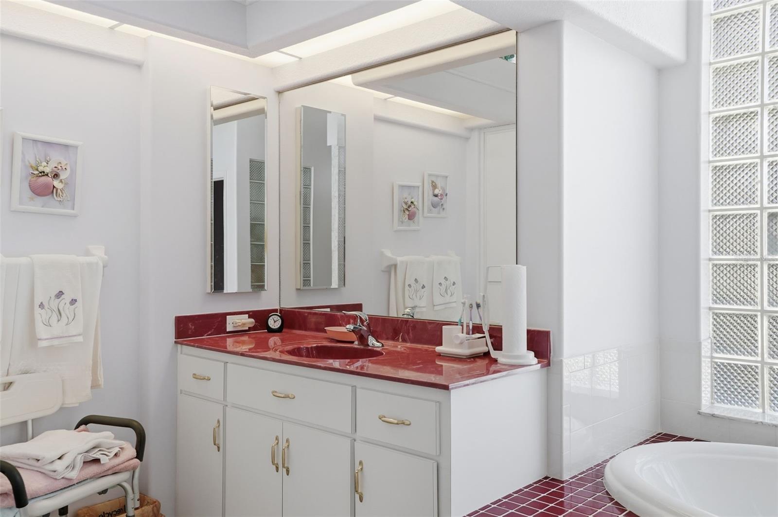 AUTUMN OAKS - Residential