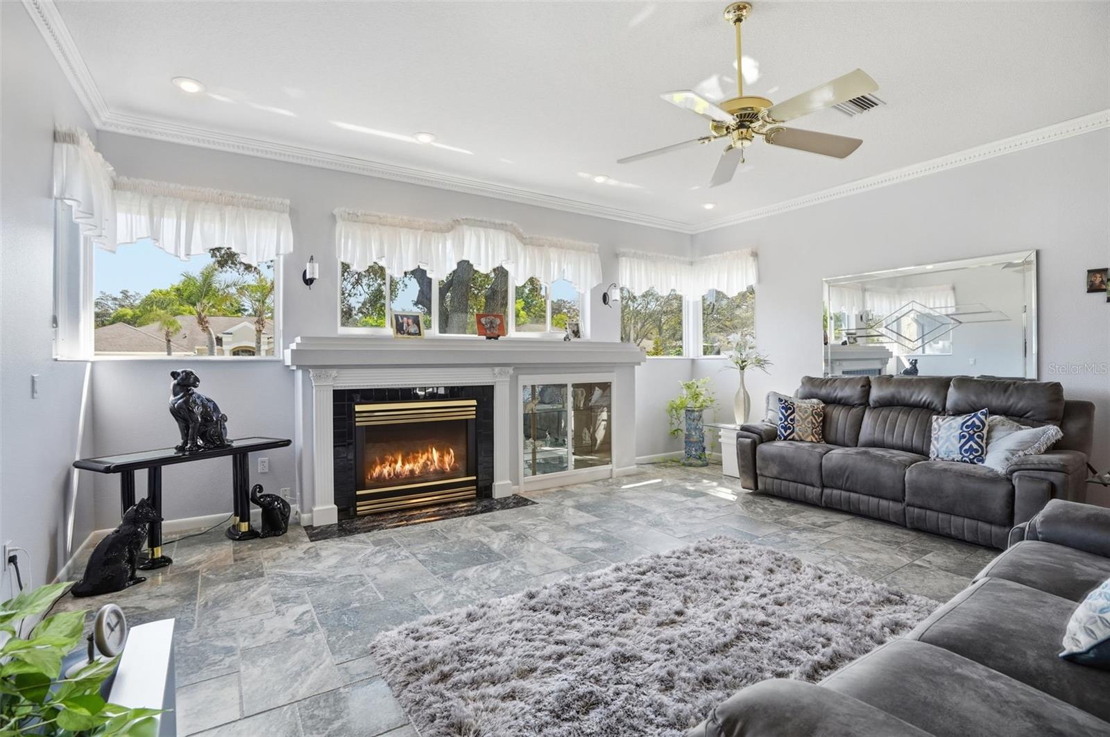 AUTUMN OAKS - Residential