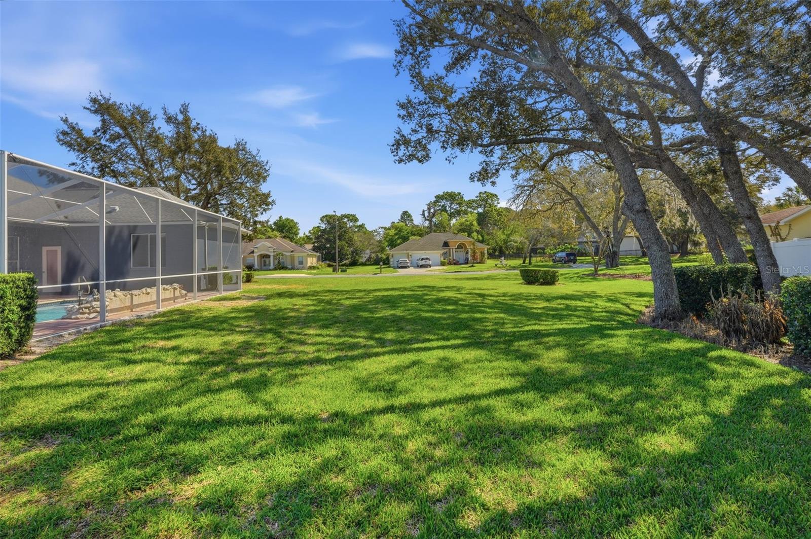 AUTUMN OAKS - Residential
