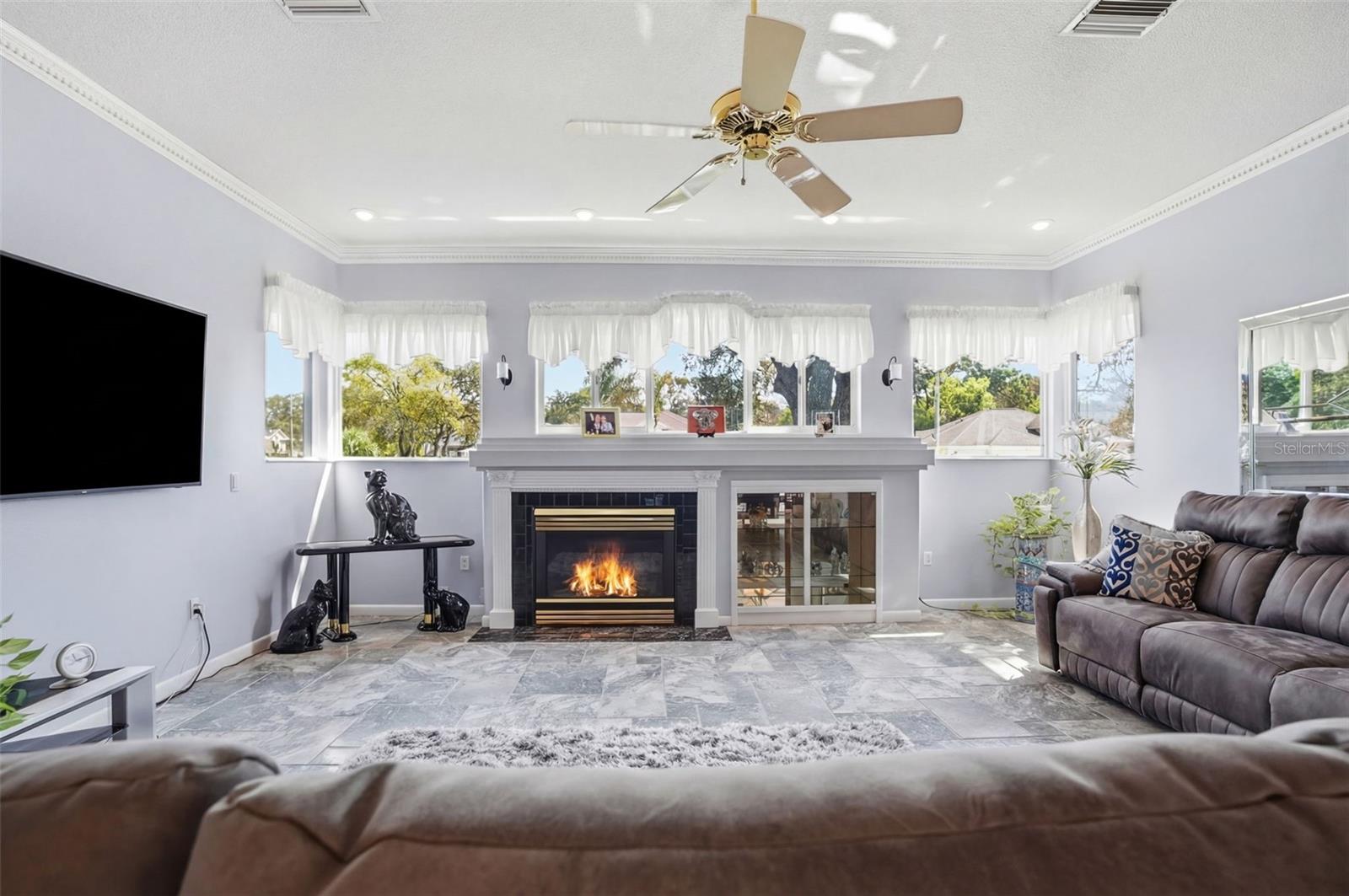 AUTUMN OAKS - Residential