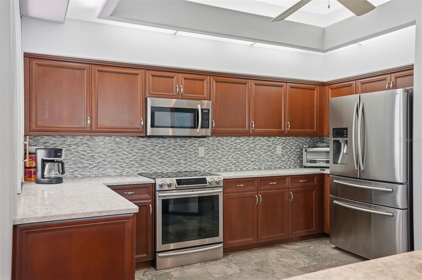 AUTUMN OAKS - Residential