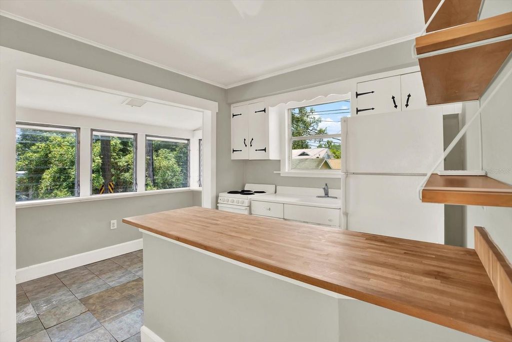 Photo of 1381 Oak Street NE, St Petersburg, FL 33701 (MLS # TB8443551)