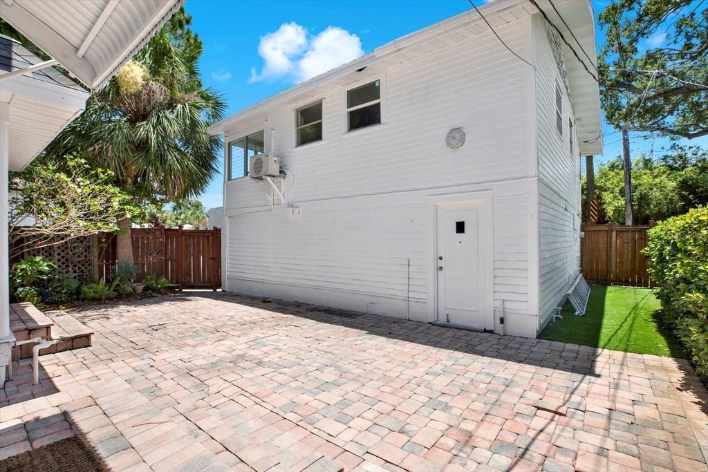 Photo of 1381 Oak Street NE, St Petersburg, FL 33701 (MLS # TB8443551)