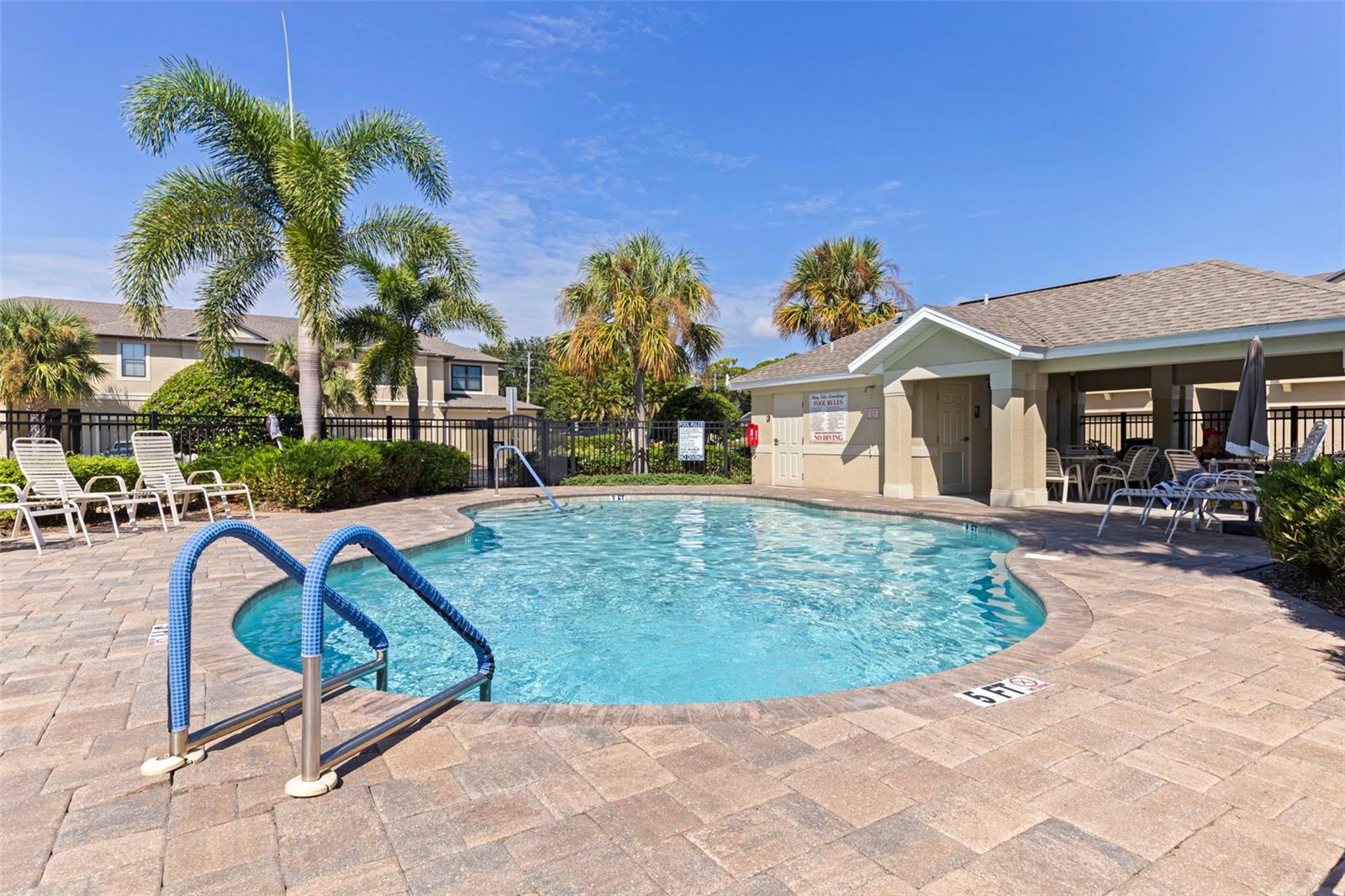 BAY ISLE LANDINGS - Residential