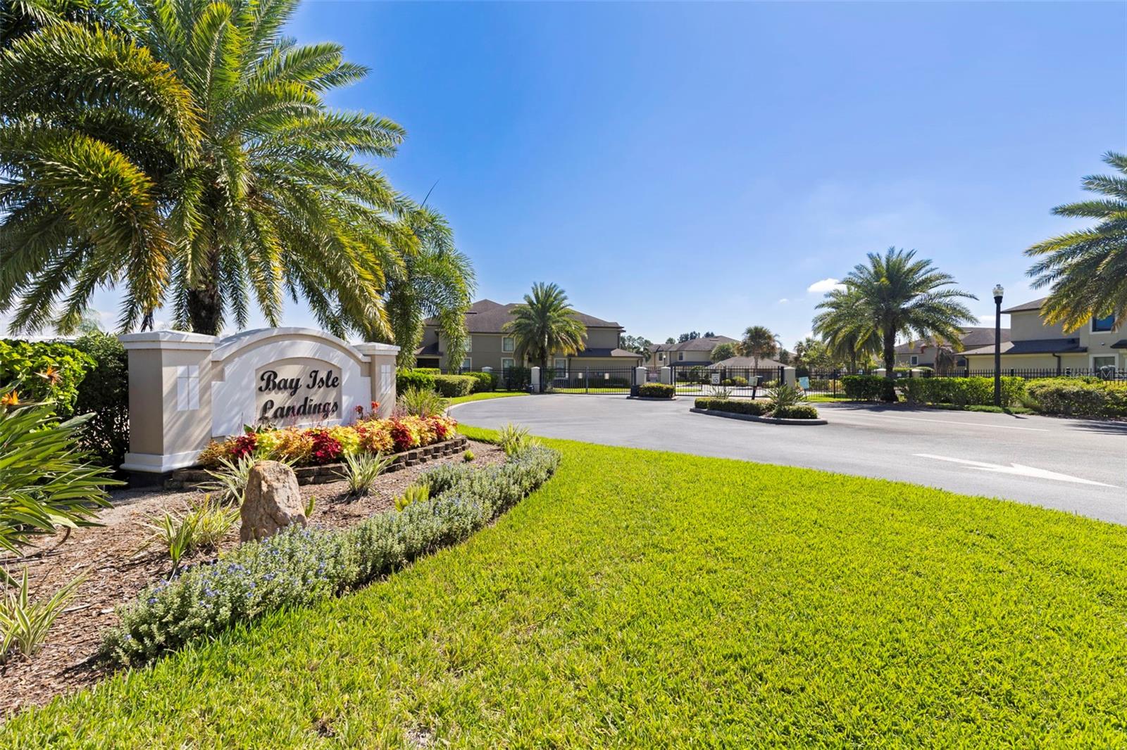 BAY ISLE LANDINGS - Residential