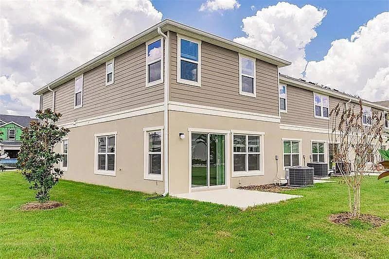 LANDINGS AT RIVERBEND - Residential Lease