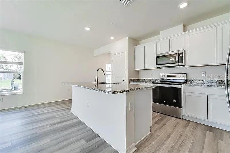 LANDINGS AT RIVERBEND - Residential Lease