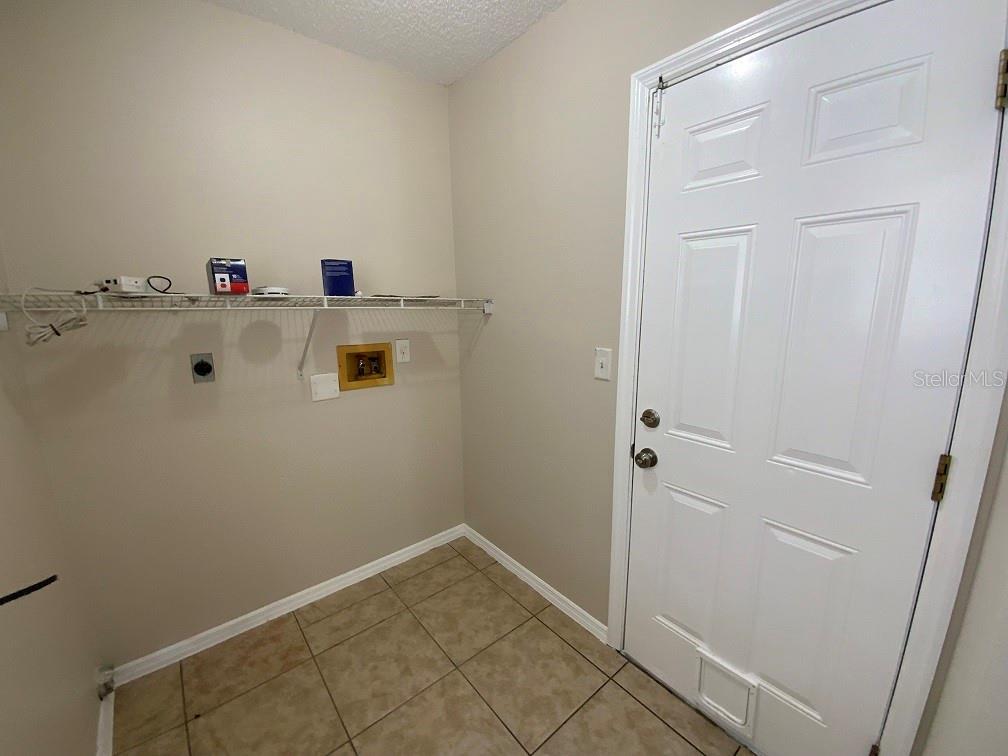 SOUTH VENICE - Residential