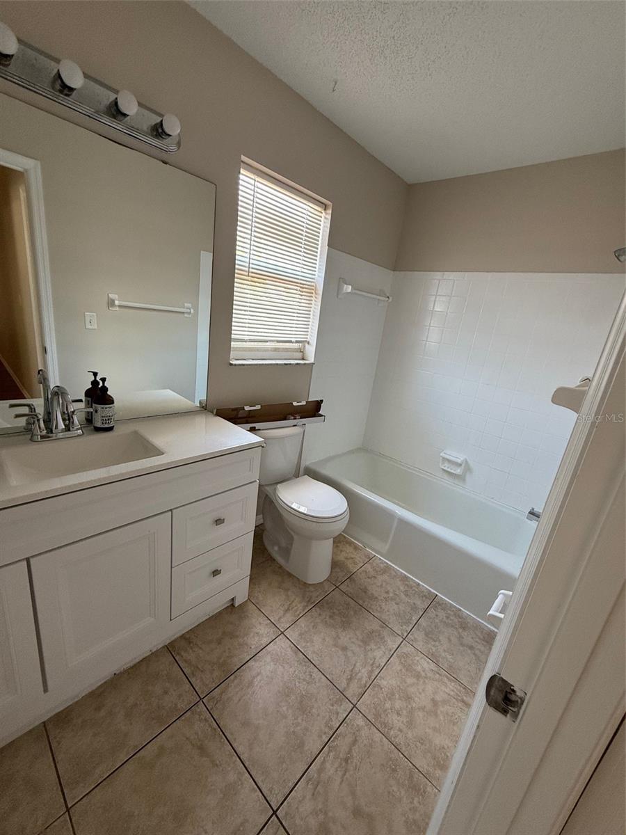 SOUTH VENICE - Residential