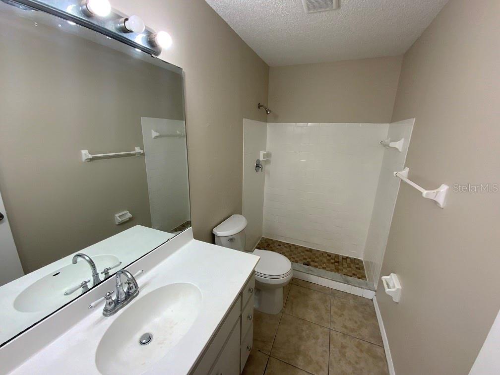 SOUTH VENICE - Residential