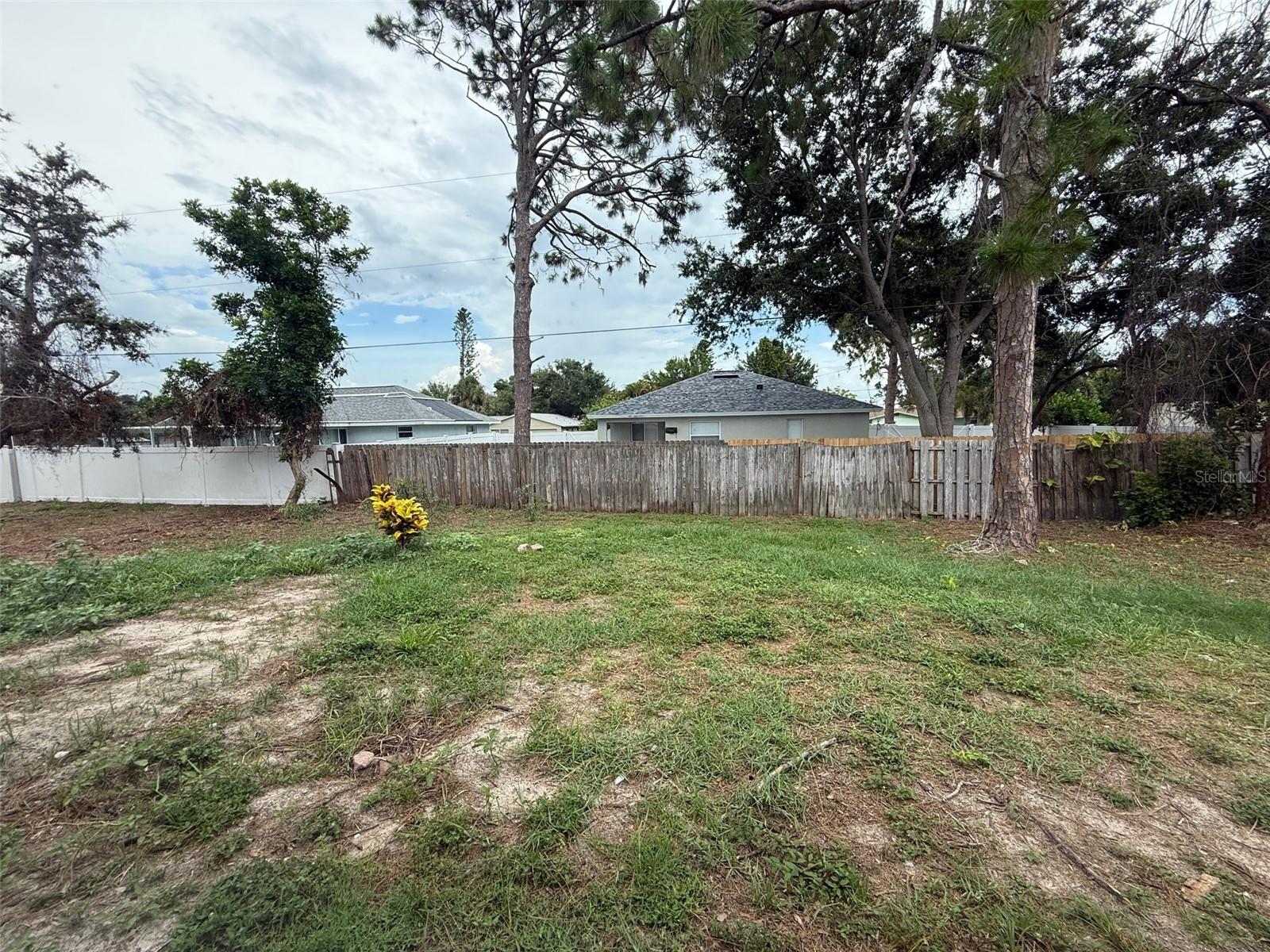 SOUTH VENICE - Residential