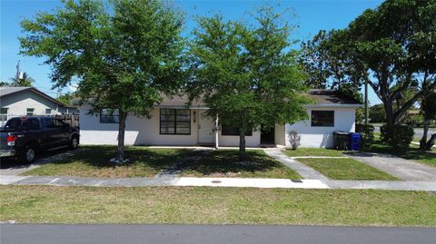 Photo of 4100 NW 39th Avenue, Fort Lauderdale, FL 33309 (MLS # TB8491467)