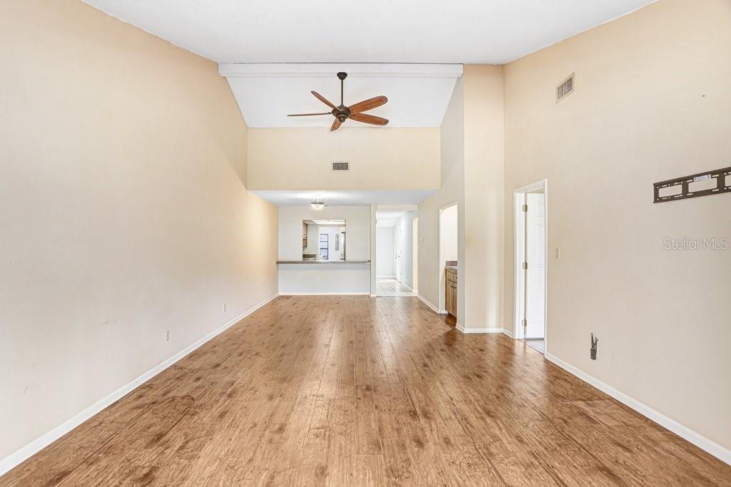 KIMBERLEA CONDO 04 - Residential