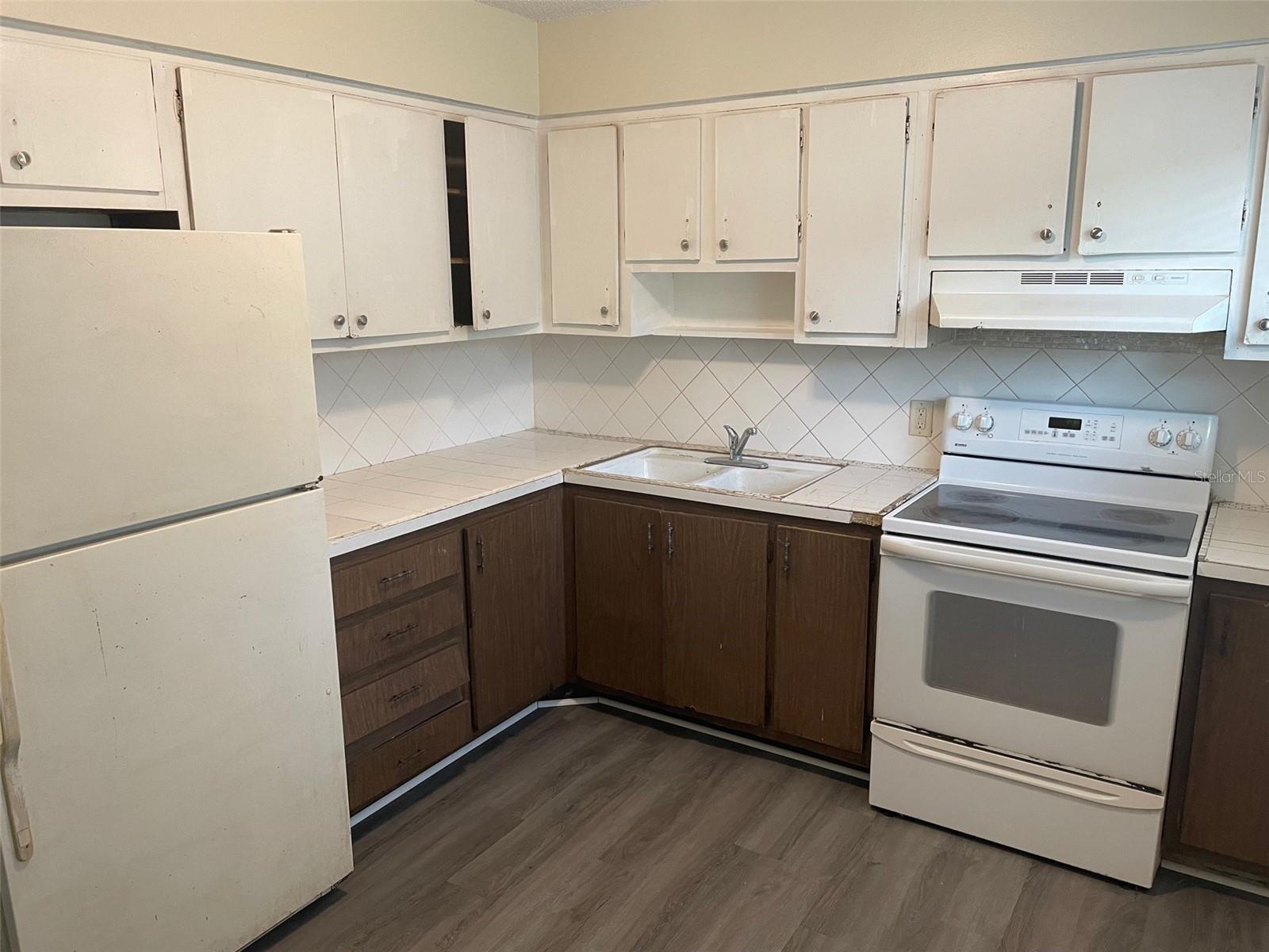 EDGEWOOD 3RD ADD - Residential Lease