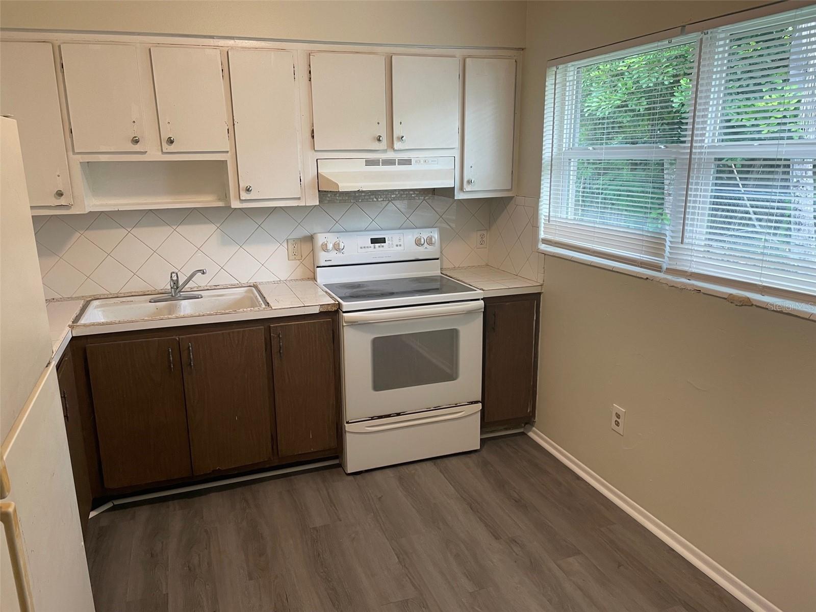 EDGEWOOD 3RD ADD - Residential Lease