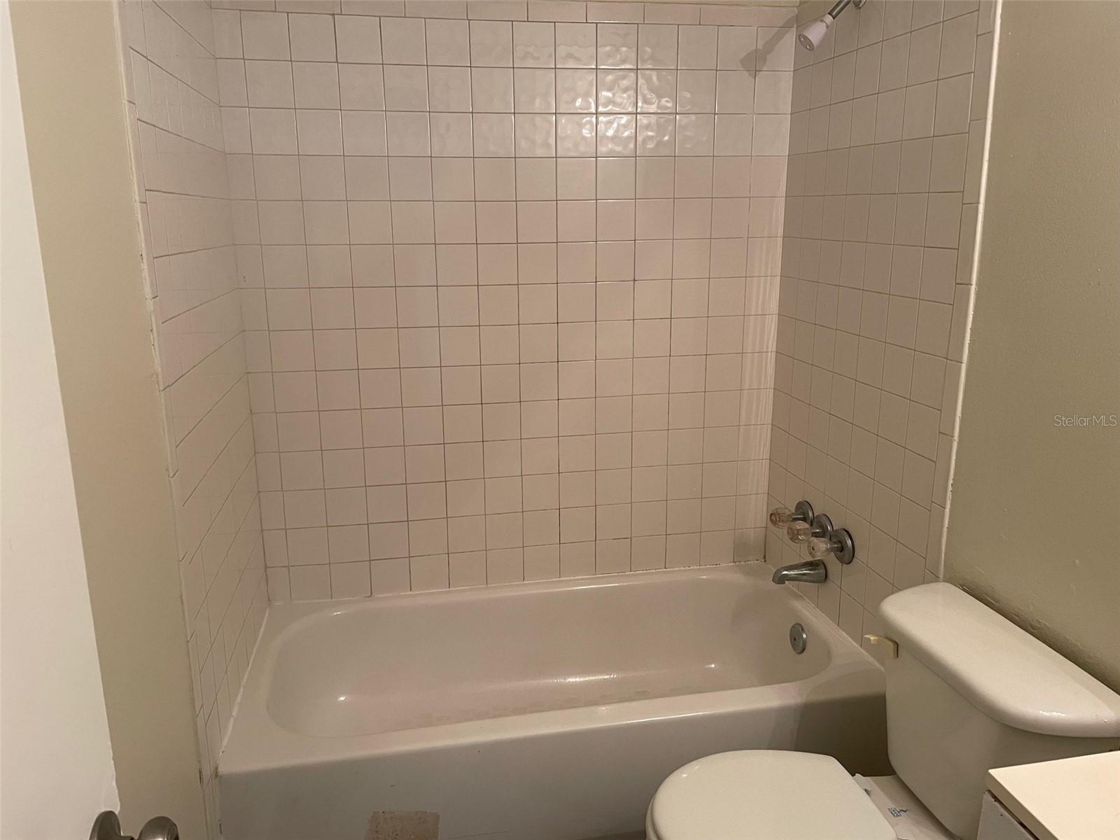 EDGEWOOD 3RD ADD - Residential Lease