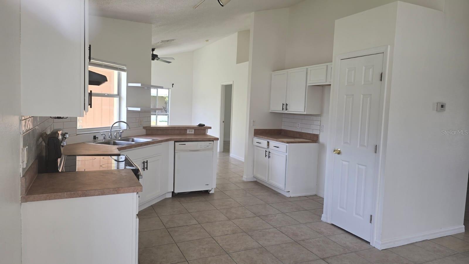 2401 CEDARFIELD LANE