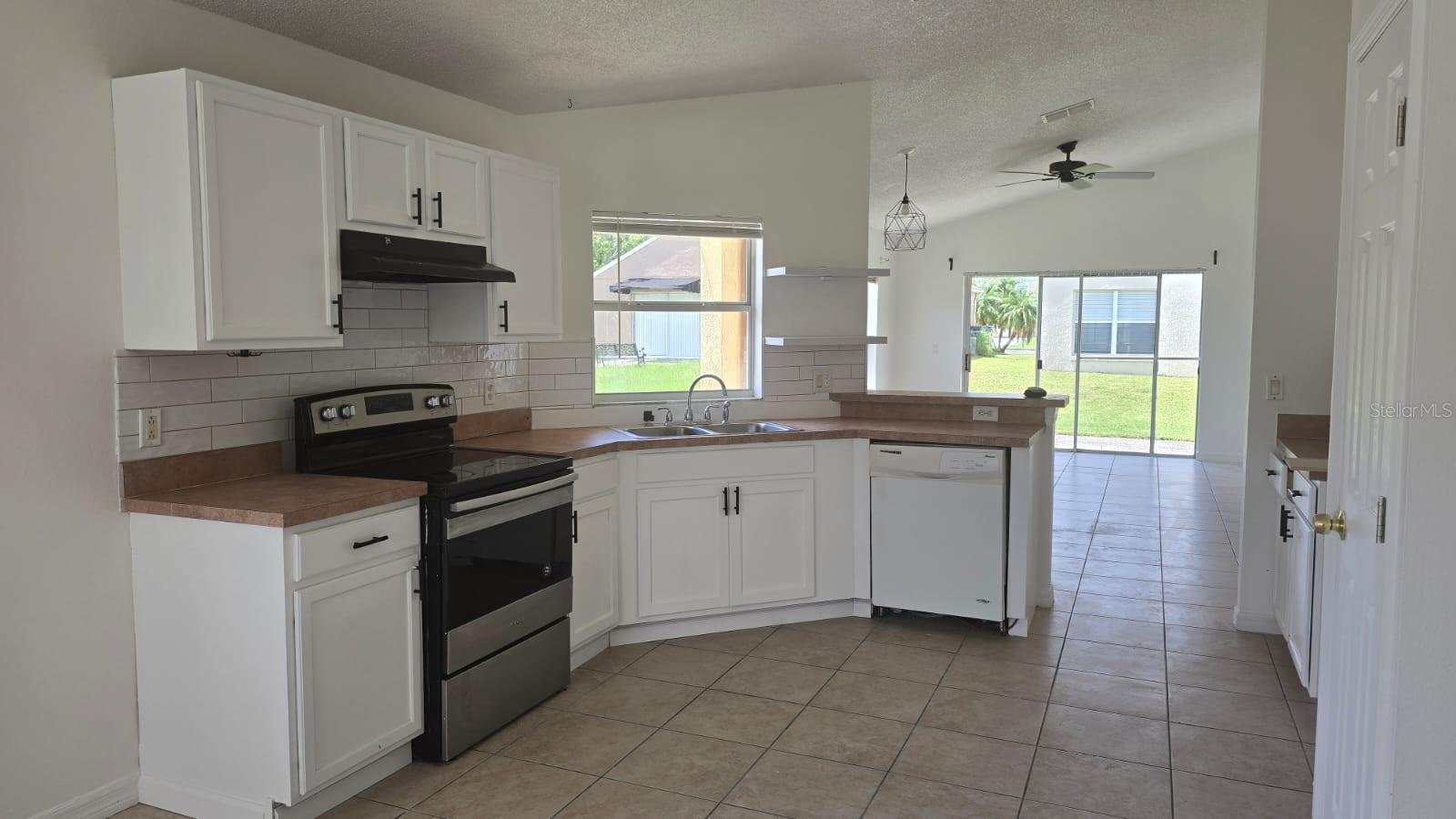 2401 CEDARFIELD LANE